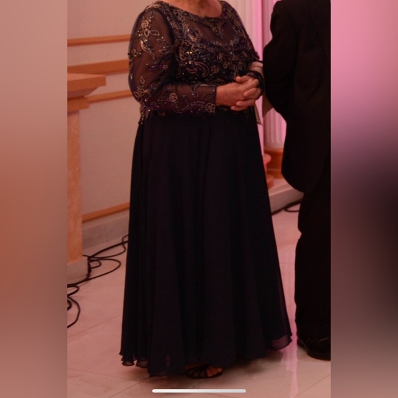 XSCAPE navy beaded gown mother of the bride 18w - Picture 7 of 7